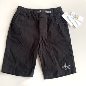 NWT Calvin Klein Jeans Boys Shorts in Black size M